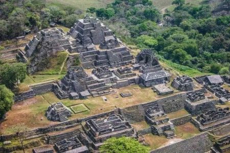 Zona Arqueológica Toniná Y Cascada El Corralito