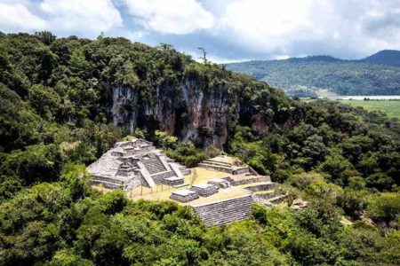 Lagunas De Montebello Y Zona Arqueológica De Chincultik